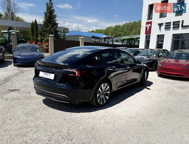 Седан Tesla Model 3 2024 в Вінниці