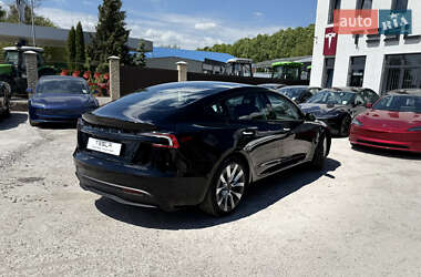 Седан Tesla Model 3 2024 в 