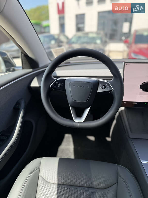 Седан Tesla Model 3 2024 в Вінниці