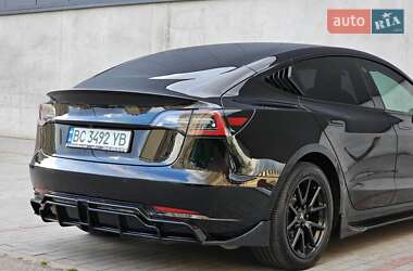 Седан Tesla Model 3 2019 в 
