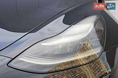Седан Tesla Model 3 2019 в 