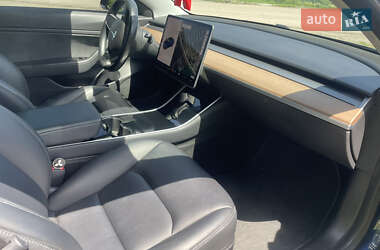 Седан Tesla Model 3 2019 в 