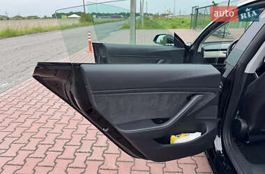 Седан Tesla Model 3 2018 в 
