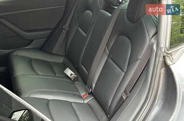 Седан Tesla Model 3 2022 в 