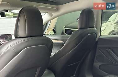 Седан Tesla Model 3 2022 в 