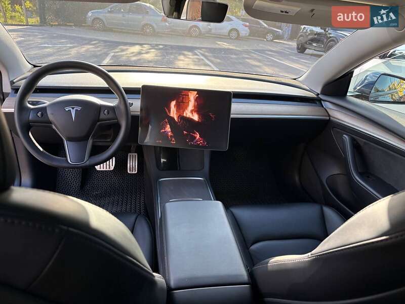 Седан Tesla Model 3 2022 в Кривому Розі