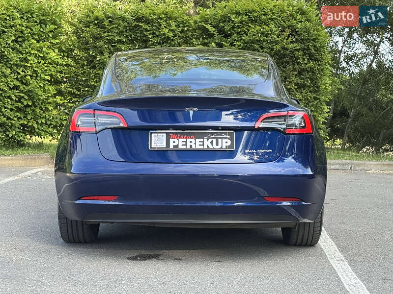 Седан Tesla Model 3 2022 в Киеве