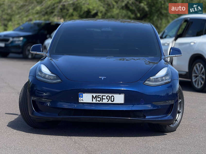 Седан Tesla Model 3 2018 в 