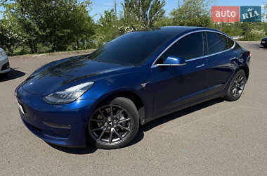 Седан Tesla Model 3 2018 в 