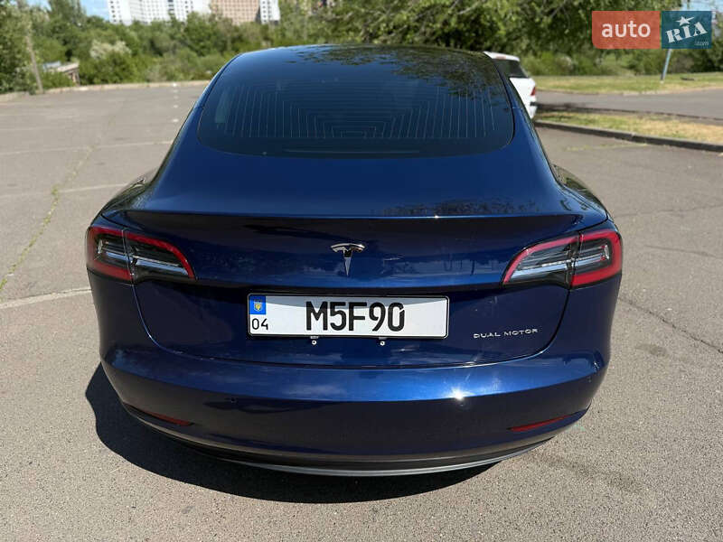 Седан Tesla Model 3 2018 в Кривому Розі