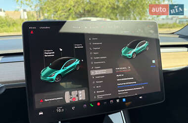 Седан Tesla Model 3 2018 в 