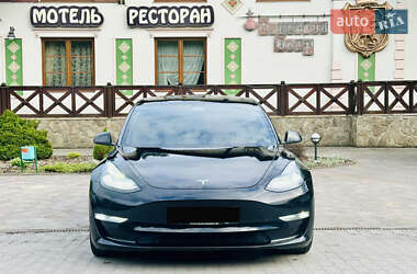 Седан Tesla Model 3 2021 в 