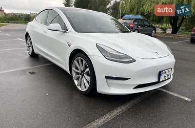 Седан Tesla Model 3 2019 в 
