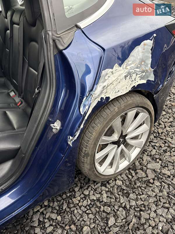 Седан Tesla Model 3 2018 в Луцке