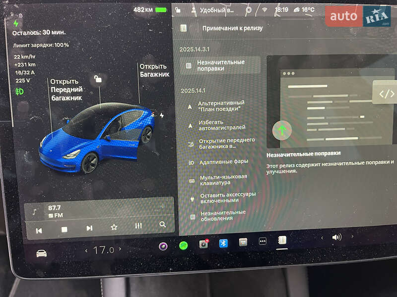 Седан Tesla Model 3 2021 в Львові