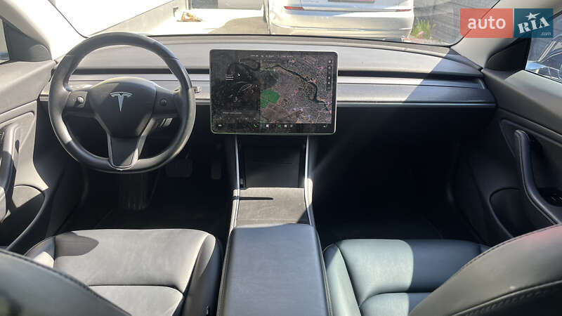 Седан Tesla Model 3 2018 в Києві
