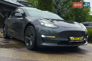 Седан Tesla Model 3 2023 в Львове