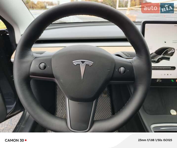 Седан Tesla Model 3 2021 в Львові
