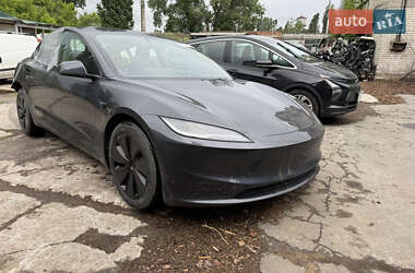 Седан Tesla Model 3 2024 в 