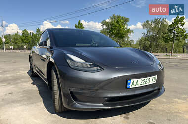 Седан Tesla Model 3 2020 в Києві