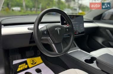 Седан Tesla Model 3 2021 в 