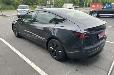 Седан Tesla Model 3 2024 в 