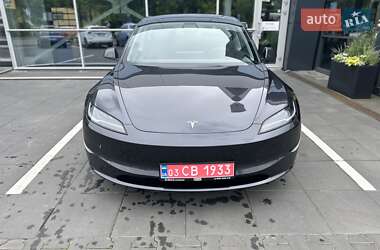 Седан Tesla Model 3 2024 в 