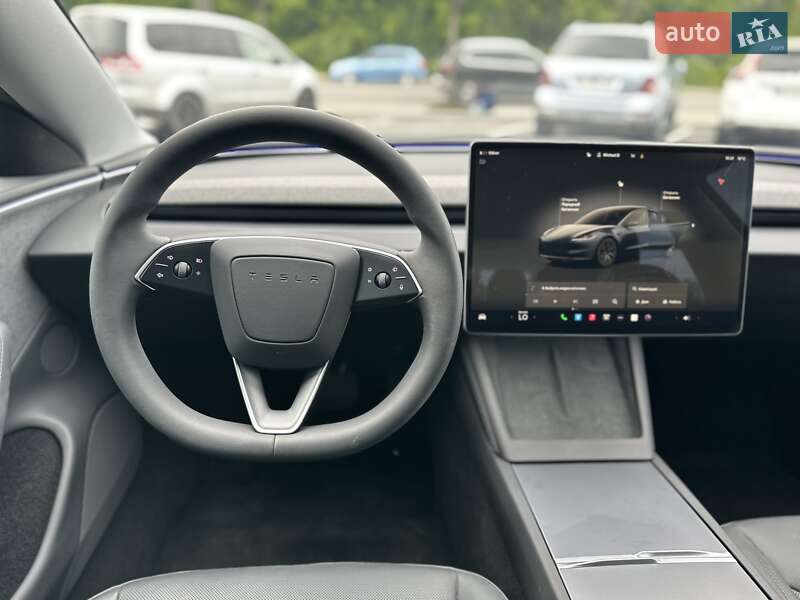 Седан Tesla Model 3 2024 в Луцьку