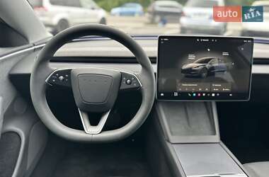 Седан Tesla Model 3 2024 в 