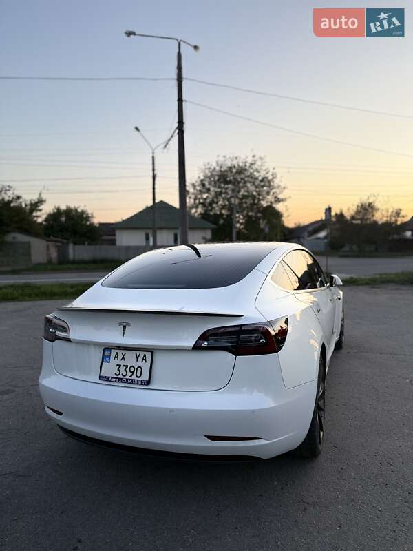 Седан Tesla Model 3 2019 в Києві