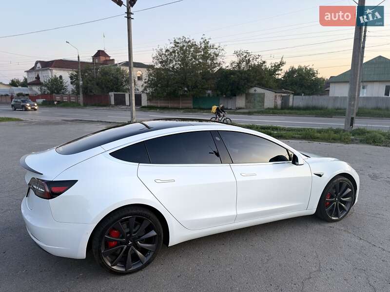 Седан Tesla Model 3 2019 в Києві