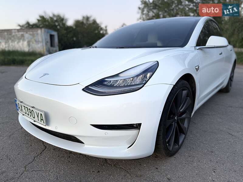 Седан Tesla Model 3 2019 в Києві