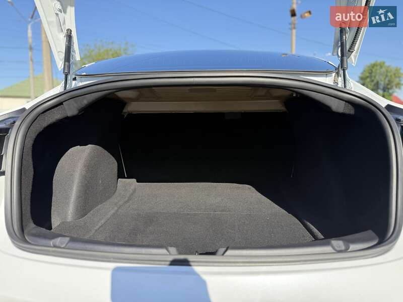 Седан Tesla Model 3 2019 в Києві
