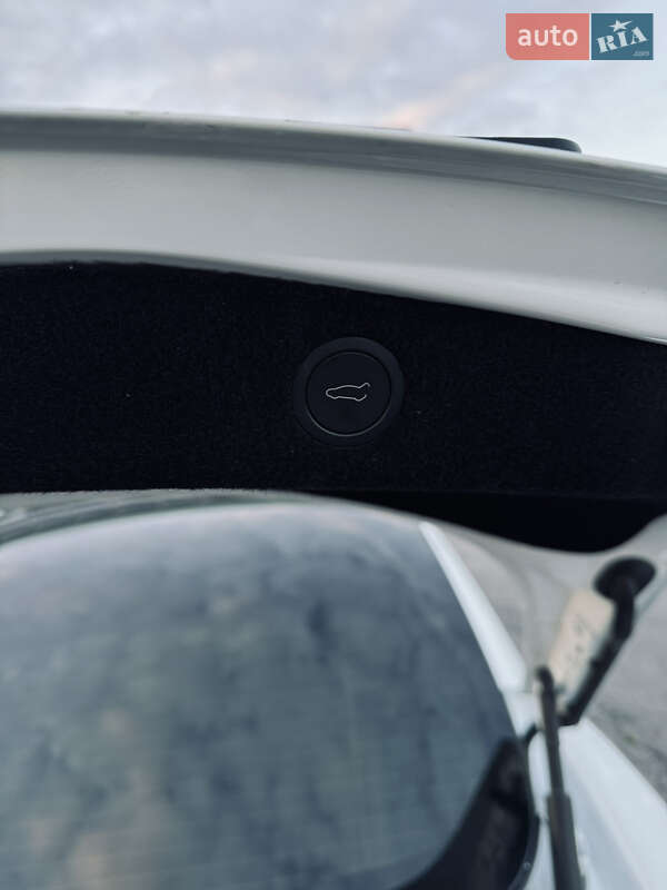 Седан Tesla Model 3 2024 в Кременчуге фото 18 Седан Tesla Model 3 2024 в Кременчуге