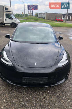 Седан Tesla Model 3 2020 в Нетішині