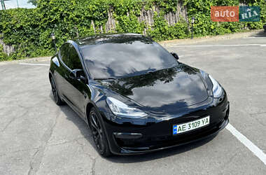 Седан Tesla Model 3 2018 в Дніпрі