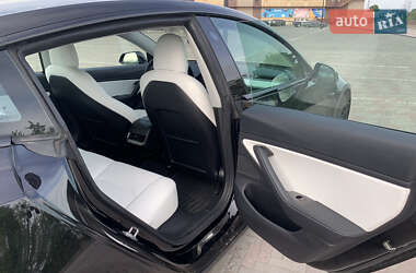 Седан Tesla Model 3 2020 в 