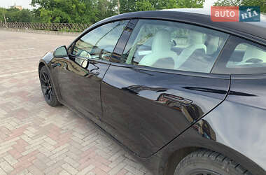 Седан Tesla Model 3 2020 в 
