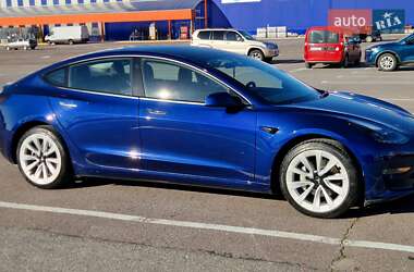 Седан Tesla Model 3 2022 в 