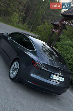 Седан Tesla Model 3 2019 в 