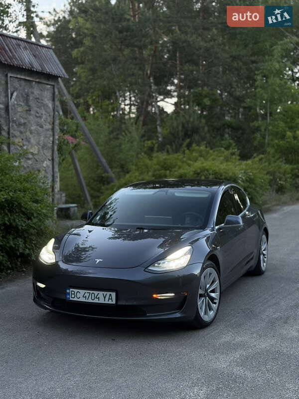 Седан Tesla Model 3 2019 в Львове