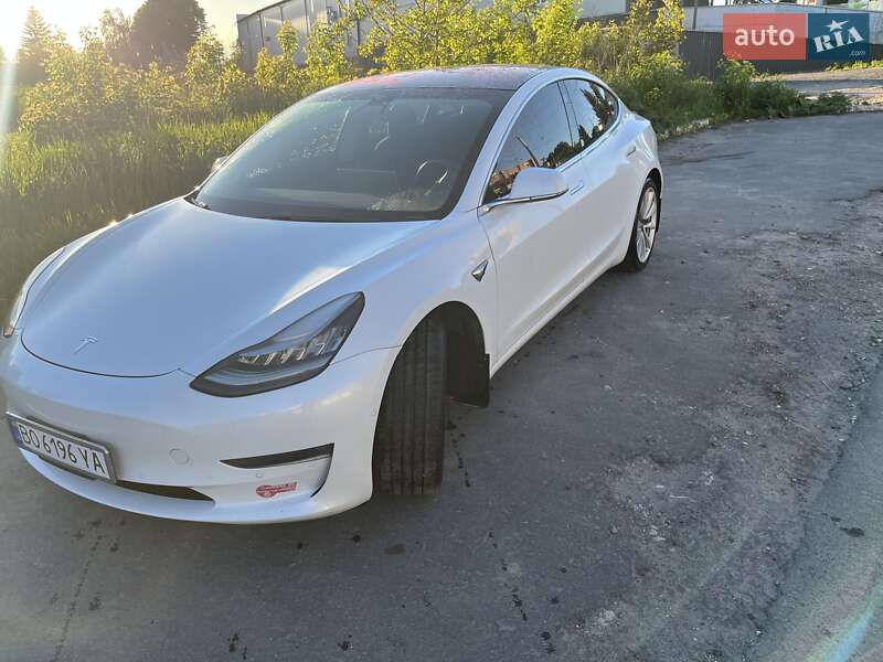 Седан Tesla Model 3 2018 в 
