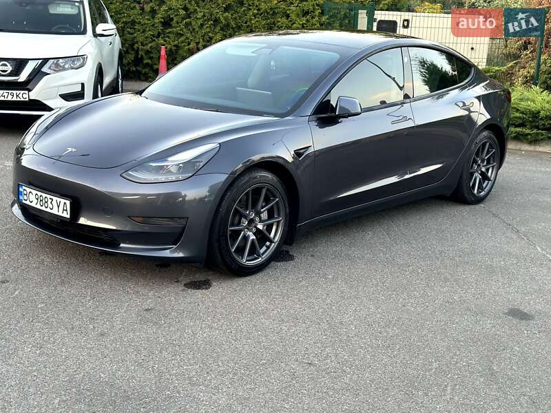 Tesla Model 3 2021