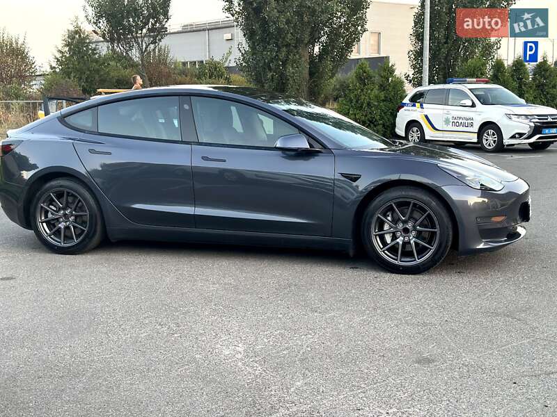 Седан Tesla Model 3 2021 в Києві