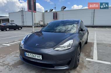 Седан Tesla Model 3 2019 в 