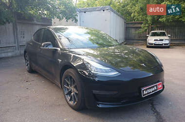 Седан Tesla Model 3 2019 в 