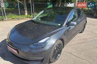Седан Tesla Model 3 2023 в 