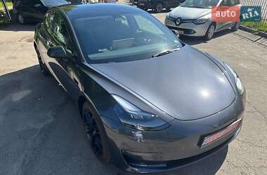 Седан Tesla Model 3 2023 в 
