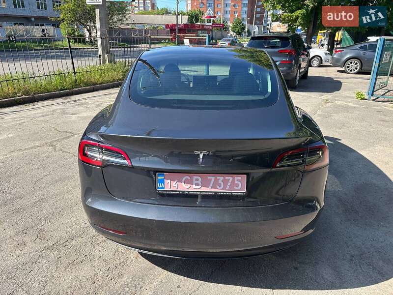 Седан Tesla Model 3 2023 в Полтаві