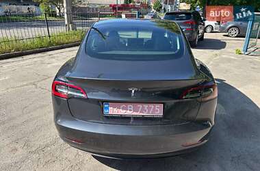 Седан Tesla Model 3 2023 в 